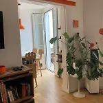 Unique With Cat In Cap Dantibes アパート アンティーブ