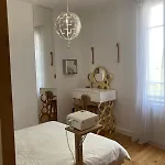 Unique With Cat In Cap Dantibes דירה