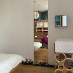 Unique With Cat In Cap Dantibes דירה אנטיב
