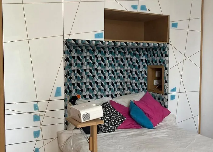 Unique With Cat In Cap Dantibes * Antibes