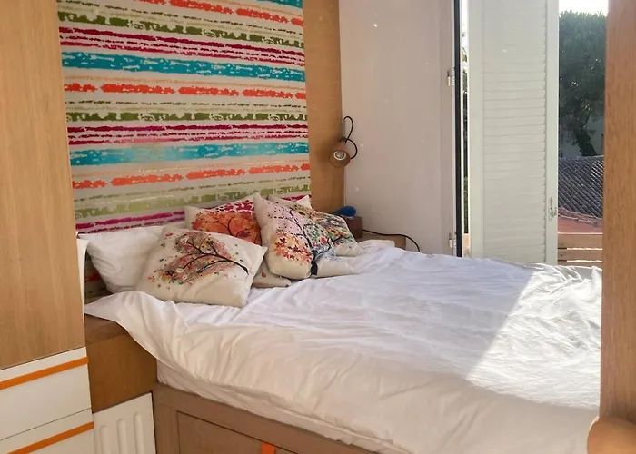 Unique With Cat In Cap Dantibes Daire *